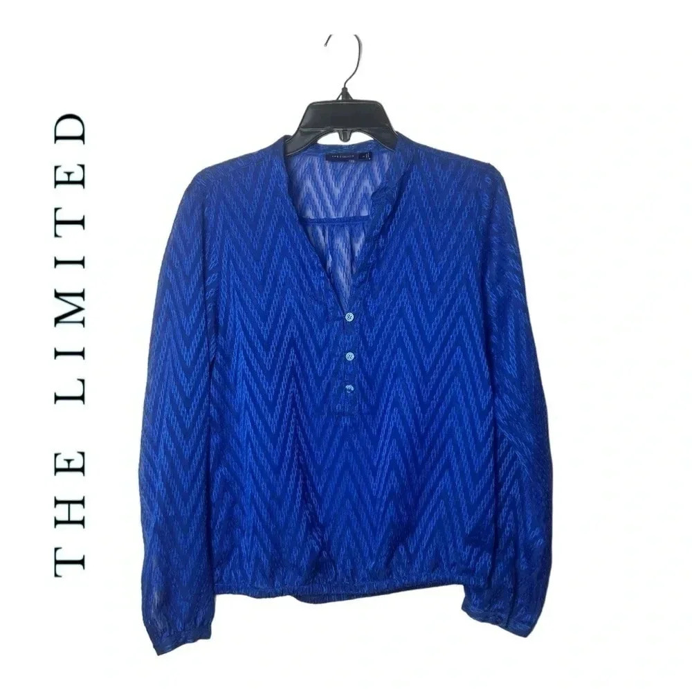 1607. THE LIMITED LONG SLEEVE BLOUSE CHEVRON PATTERN‎ ROYAL BLUE IN COLOR SIZE M